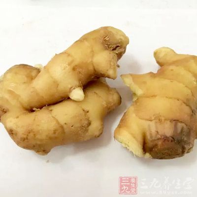 黃蜂魚三條、姜、糖、鹽、油、醋、蚝油、生抽、蔥花