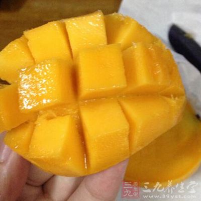 芒果是預防皺紋的最佳水果,因為含有豐富的B一胡蘿卜素和獨一無二的酶,能激發肌膚細胞活力,促進廢棄物排出 芒果是預防皺紋的最佳水果,因為含有豐富的B一胡蘿卜素和獨一無二的酶,能激發肌膚細胞活力,促進廢棄物排出