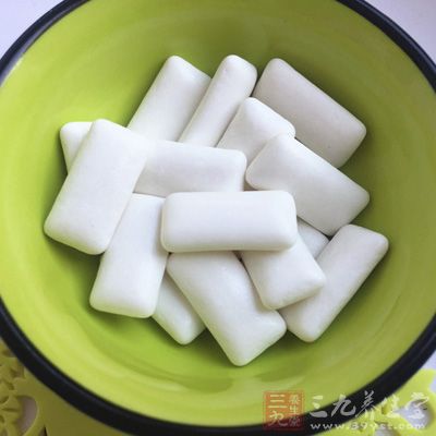 嚼上一兩顆口香糖放松一下自己的心情