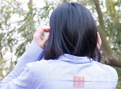 女人們經常吃太多不該吃的食物，就會被宮頸癌纏身