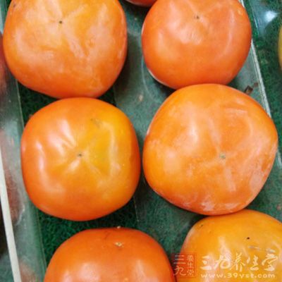 柿子含有較多的鞣酸及果膠