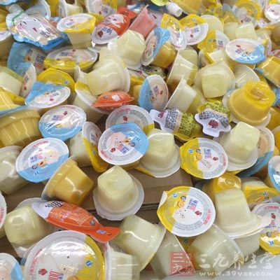 食用果凍很容易就會將這些對人體有害的物質留在體內