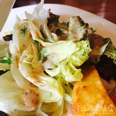 我們可以適量搭配蔬菜沙拉食用 我們可以適量搭配蔬菜沙拉食用