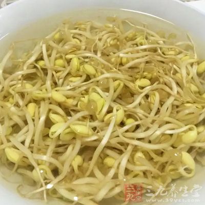 黃豆芽500克,青蒜50克,植物油25克,香油5克 黃豆芽500克,青蒜50克,植物油25克,香油5克