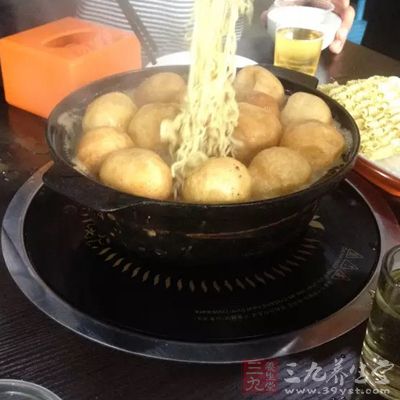 長時間吃太燙食物導致食管癌