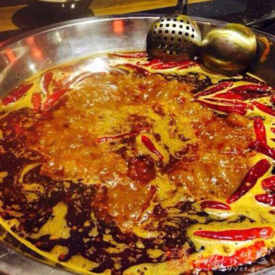 吃太燙的食物對於健康的危害是遠遠比健康的益處大