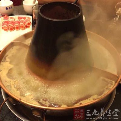 長時間吃太燙食物導致舌癌