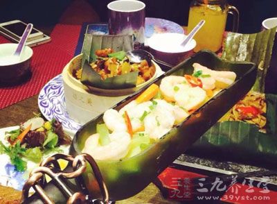 很多人知道,東西吃太多會增加胃腸負擔,誘發脂肪肝 很多人知道,東西吃太多會增加胃腸負擔,誘發脂肪肝