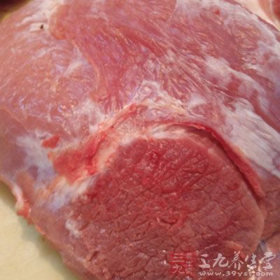 豬肉要光澤，沒有液體流出，肉的表面沒有任何斑點