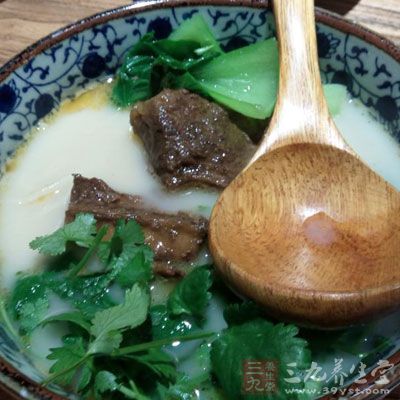 很多人早上匆忙容易吃過燙的食物 很多人早上匆忙容易吃過燙的食物