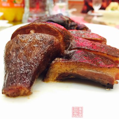 如熏肉、熏肝、熏魚、熏蛋、熏豆腐干等含苯並芘致癌物,常食易患食道癌和胃癌 如熏肉、熏肝、熏魚、熏蛋、熏豆腐干等含苯並芘致癌物,常食易患食道癌和胃癌