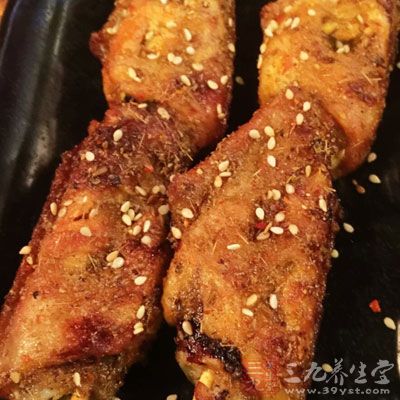 油炸食品能量密度高,經常進食易導致肥胖 油炸食品能量密度高,經常進食易導致肥胖