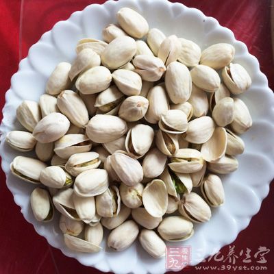 加工堅果時加點石蠟，會讓產品更加鮮亮、賣相更好