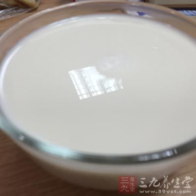 很多人都喜歡在早上喝一杯熱氣騰騰的豆漿 很多人都喜歡在早上喝一杯熱氣騰騰的豆漿