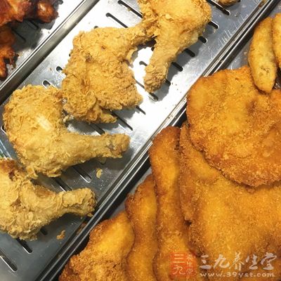 常吃這些油炸類的食物,會加快人體衰老的速度 常吃這些油炸類的食物,會加快人體衰老的速度