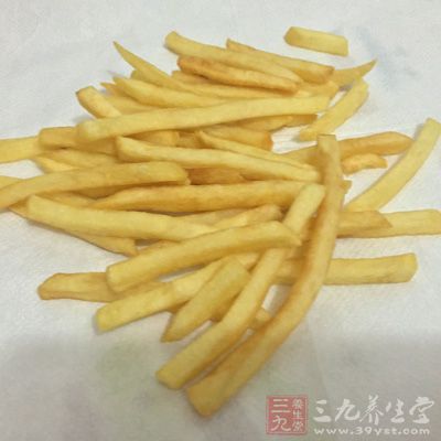 油炸食品,不管是洋快餐,還是咱們中國的老傳統油條、油餅都是高脂肪食物 油炸食品,不管是洋快餐,還是咱們中國的老傳統油條、油餅都是高脂肪食物