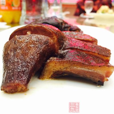 人體必需的微量元素如鋅、鈣、鐵等主要來自肉食