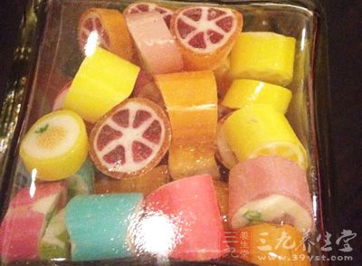 蛋糕、面包、糖果、薯片