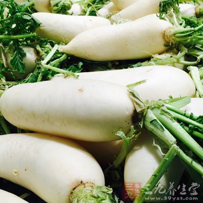雞塊(翅根)、白蘿卜、姜、當歸、枸杞、鹽 雞塊(翅根)、白蘿卜、姜、當歸、枸杞、鹽