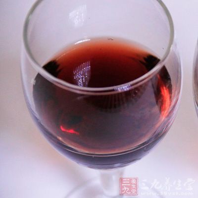 干紅葡萄酒中高含量的單寧會嚴重破壞海鮮的味道