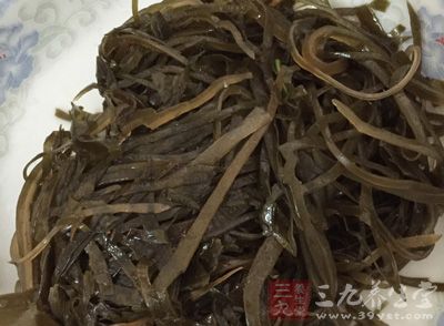 海帶中的鈣離子會與柿子中的鞣酸結合