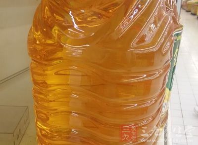 食用油是人們做飯燒菜都離不開的