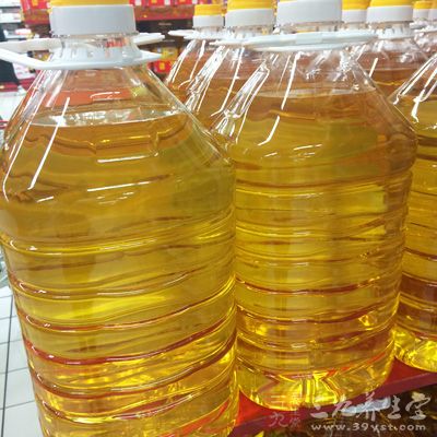 菜籽油還富含維生素E、類胡蘿卜素以及硒、鐵等微量元素
