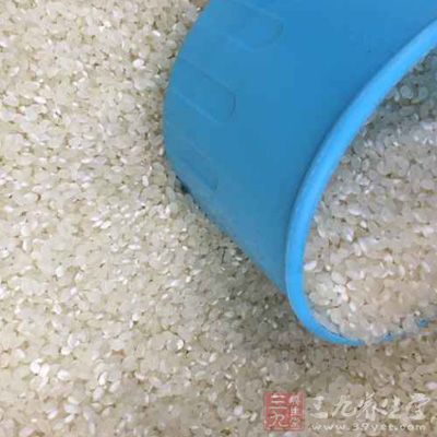 中醫認為大米性味甘平,有補中益氣、健脾養胃、益精強志、和五髒、通血脈、聰耳明目、止煩、止渴、止瀉的功效 中醫認為大米性味甘平,有補中益氣、健脾養胃、益精強志、和五髒、通血脈、聰耳明目、止煩、止渴、止瀉的功效