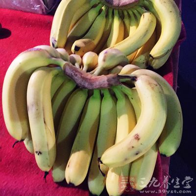 香蕉含果糖、葡萄糖、蛋白質