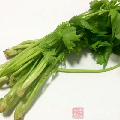吃白粥、米飯等上升血糖速度快的食物,要配一些膳食纖維多、蛋白質豐富的小菜,比如芹菜拌香干 吃白粥、米飯等上升血糖速度快的食物,要配一些膳食纖維多、蛋白質豐富的小菜,比如芹菜拌香干