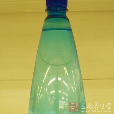 就算你所喝的礦泉水符合衛生要求