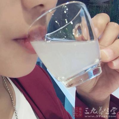 如果我們把這樣的水喝進身體當中以後