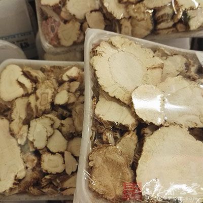 白芷能夠治療因風寒引起的風寒感冒、頭痛 白芷能夠治療因風寒引起的風寒感冒、頭痛