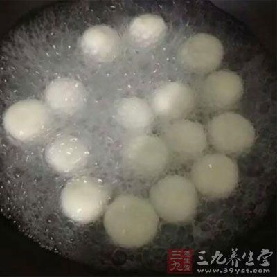 湯圓含糖量較高,患者若貪圖口福 湯圓含糖量較高,患者若貪圖口福