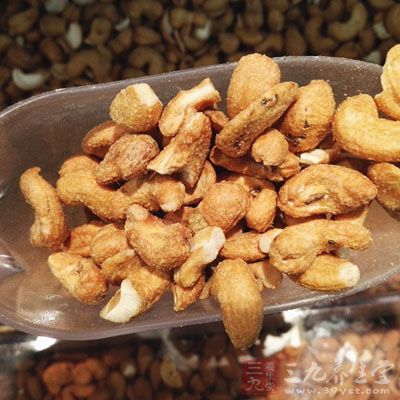 又因為在腰果當中含有的油脂比較多