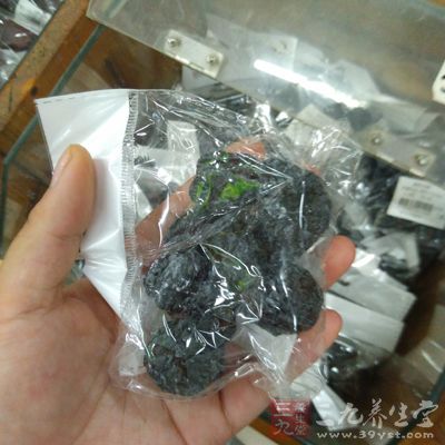 美味的果脯在新春佳節之際倍受人們的歡迎