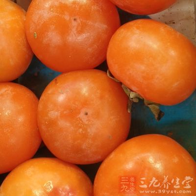 柿子能夠清熱降火、潤肺止咳
