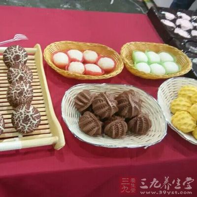 糕點含有大量的飽和脂肪和反式脂肪酸