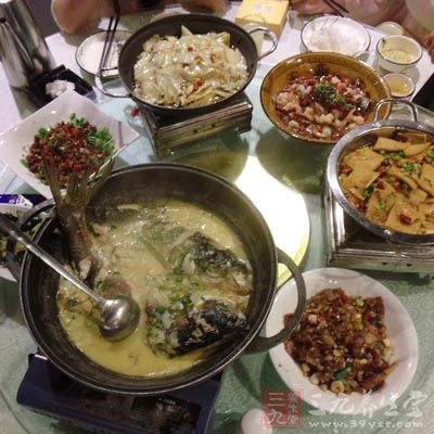 大魚大肉吃起來固然爽快