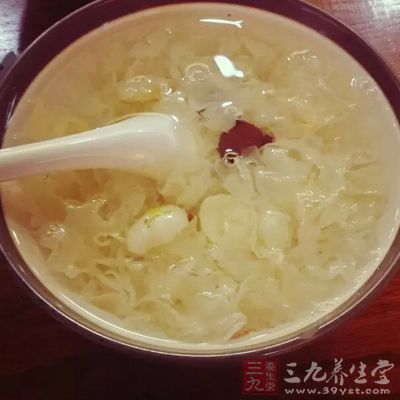 銀耳湯屬於一種高級營養補品 銀耳湯屬於一種高級營養補品
