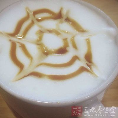 奶茶中所添加的奶精,多由椰子油制成 奶茶中所添加的奶精,多由椰子油制成