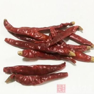 少量的進食辣椒可以促進新陳代謝,但是一旦過量食用就會令肌膚失去彈性 少量的進食辣椒可以促進新陳代謝,但是一旦過量食用就會令肌膚失去彈性