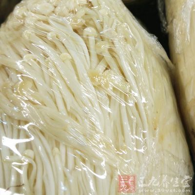 金針菇如果沒煮熟,可是有毒的 金針菇如果沒煮熟,可是有毒的