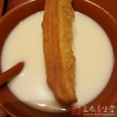 一直會有這樣一種搭配那就是豆漿與油條的搭配