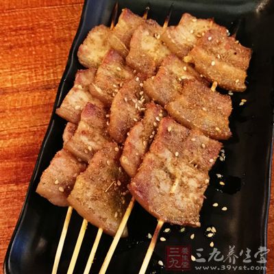 培根本身屬於一種高脂肪、高鈉、高膽固醇的食物