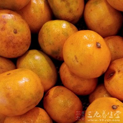 橘子含有大量的有機酸、果酸、枸橼酸等