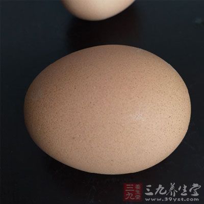 先喝小半碗湯或小半杯新鮮果汁，然後吃一些蔬菜，最後再吃成分較為復雜的肉、雞蛋、奶酪等