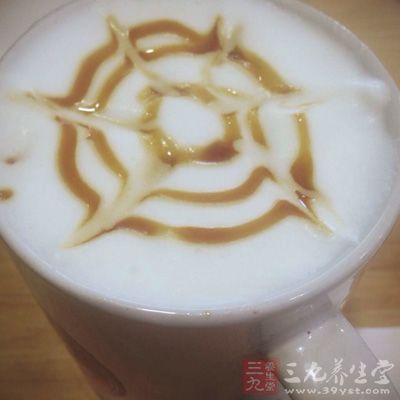 奶茶和香椿對身體有很大危害,食用者會出現腹脹的現象 奶茶和香椿對身體有很大危害,食用者會出現腹脹的現象