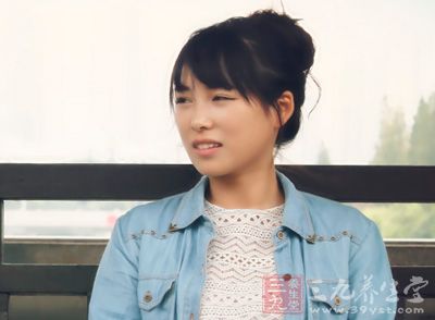 年輕的女孩，正是發育的時候