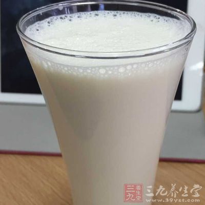 牛奶中的鐵、銅和卵磷脂能大大提高大腦的工作效率